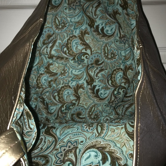 Gold Cruelty-free large handbag by Raquel Williams - Picture 2 of 2